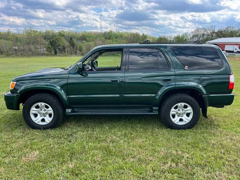 Used 2001 Toyota 4Runner SR5 AWD/4WD image 7