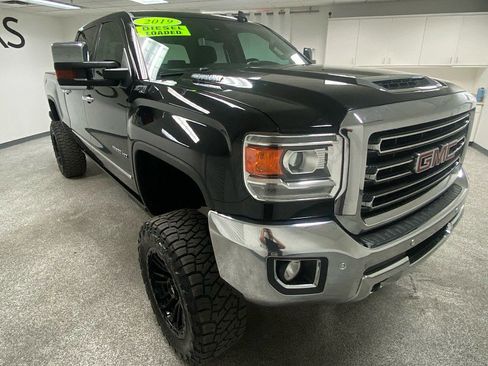 Used 2019 GMC Sierra 2500 SLT image 3