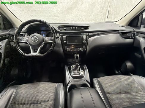 Used 2022 Nissan Rogue Sport SV w/ Technology Package AWD/4WD image 6