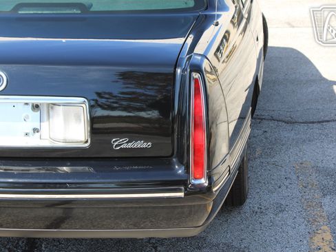 Used 1999 Cadillac De Ville Concours image 39