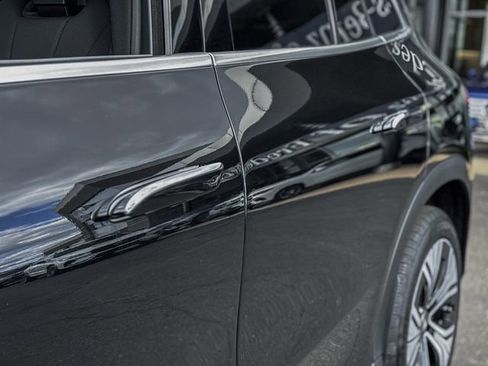 New 2026 Mercedes-Benz EQE 320 4MATIC SUV image 16