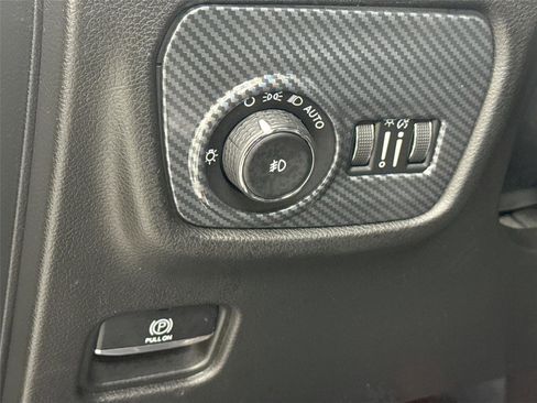 Used 2022 Jeep Grand Cherokee L Overland w/ MOPAR Finishing Package image 16