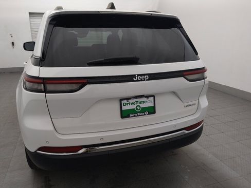 Used 2023 Jeep Grand Cherokee Laredo RWD image 6