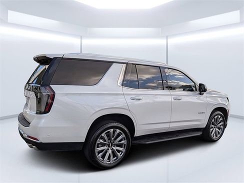 Used 2025 Chevrolet Tahoe High Country image 3