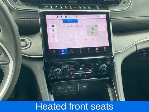 Used 2023 Jeep Grand Cherokee Limited image 10