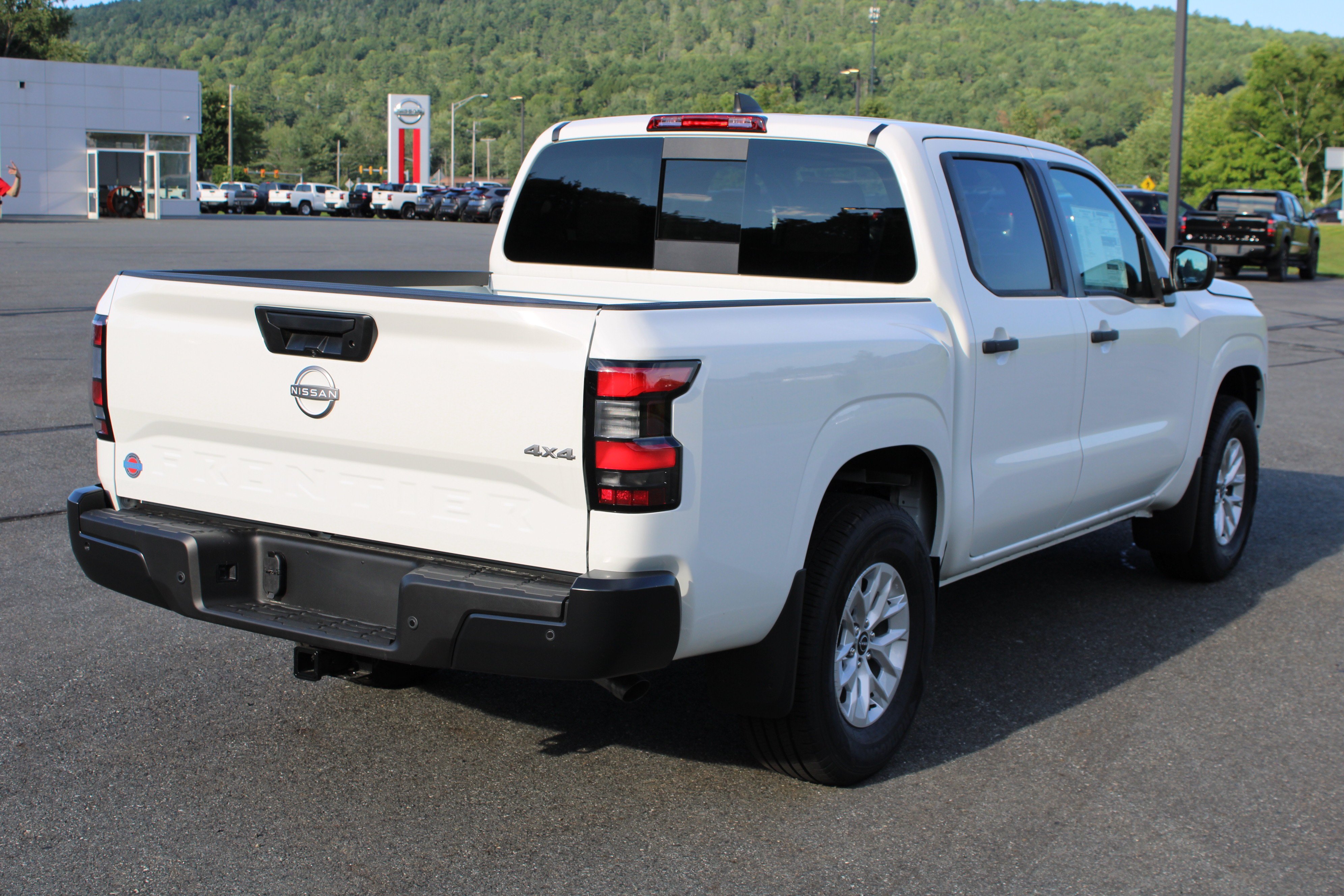 Used 2026 Nissan Frontier S w/ Tow Package AWD/4WD image 8