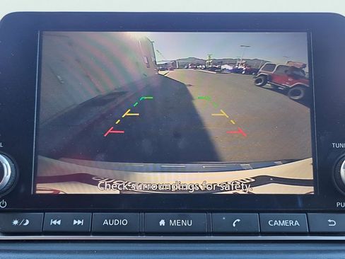 Used 2023 Nissan Rogue SV w/ SV Premium Package image 17