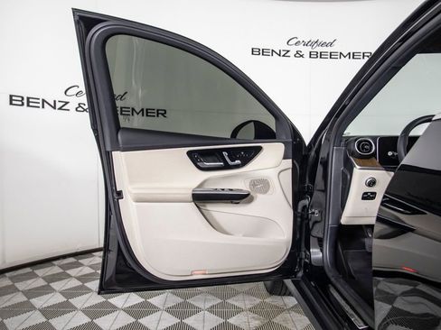 Used 2024 Mercedes-Benz GLC 300 4MATIC image 20