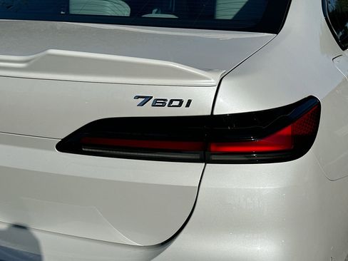 Certified 2025 BMW 760i xDrive image 34