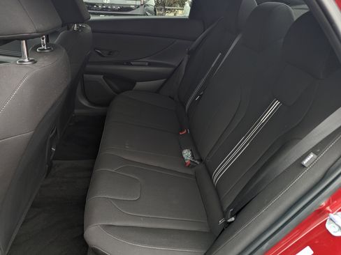 Certified 2025 Hyundai Elantra Sport w/ Cargo Package image 8