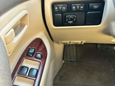 Used 2005 Toyota Land Cruiser Base image 26
