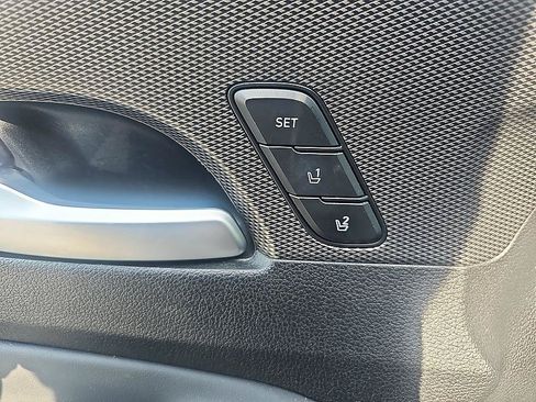 Used 2019 Hyundai Santa Fe FWD image 11