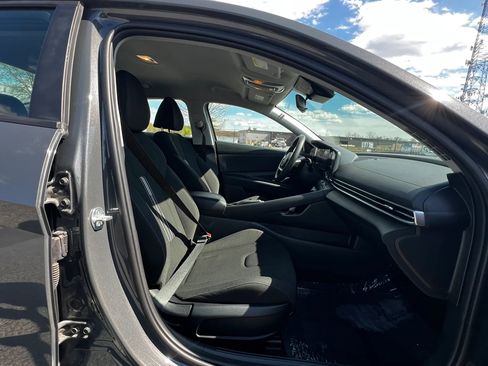 Used 2024 Hyundai Elantra SEL image 15