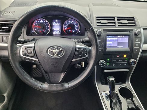 Used 2017 Toyota Camry SE image 22