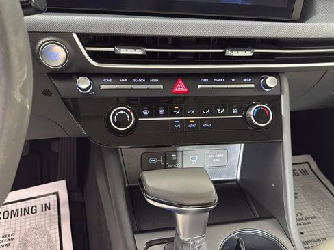 Used 2025 Hyundai Sonata SE image 21