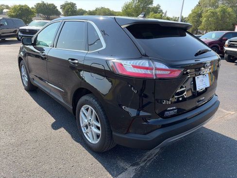 Used 2024 Ford Edge SEL w/ Convenience Package AWD/4WD image 3