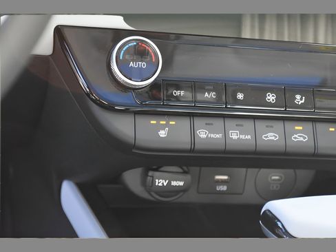 New 2026 Hyundai Elantra Limited image 25