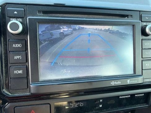 Used 2014 Toyota Tacoma 4x4 Double Cab w/ SR5 Package image 8
