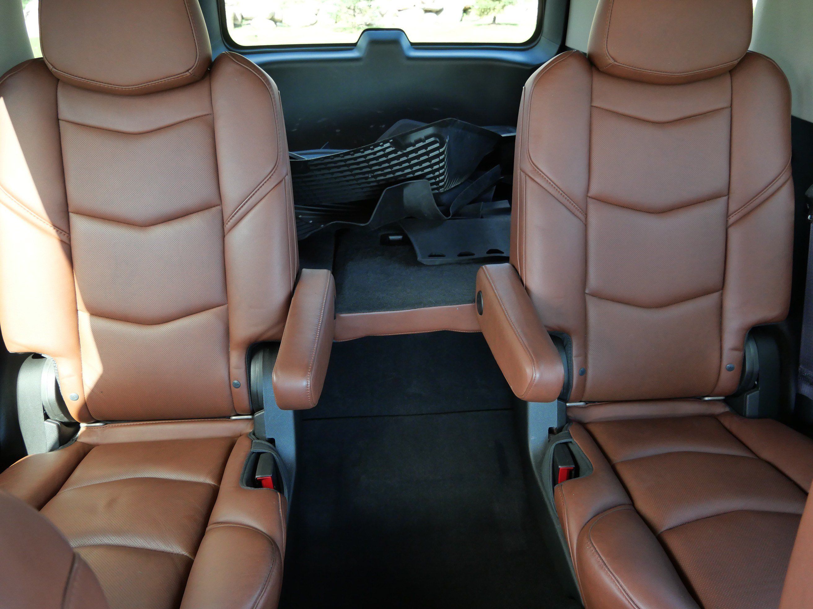 Used 2017 Cadillac Escalade Luxury AWD/4WD image 13