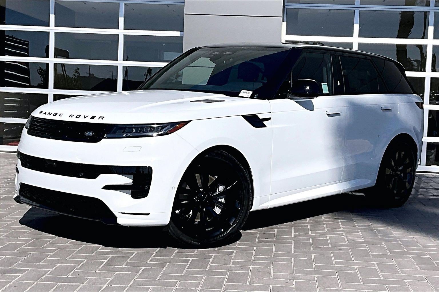 New 2027 Land Rover Range Rover Sport Dynamic SE AWD/4WD image 1