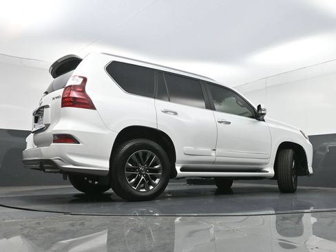 Used 2019 Lexus GX 460 Luxury AWD/4WD image 34