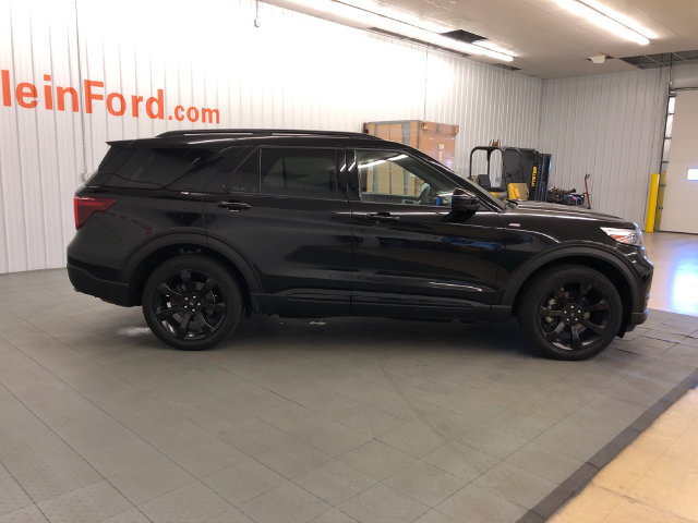 Used 2023 Ford Explorer ST-Line AWD/4WD image 12