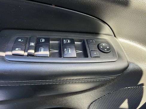 Used 2018 Jeep Grand Cherokee Altitude AWD/4WD image 27