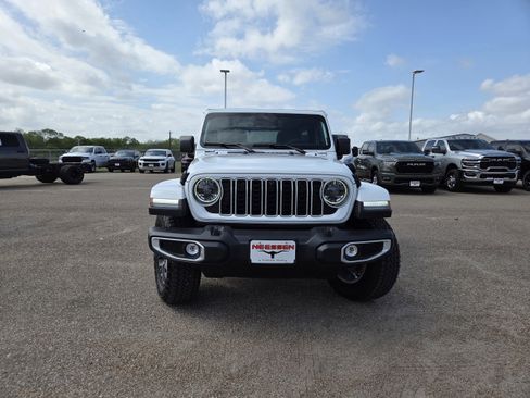 New 2026 Jeep Wrangler Unlimited Sahara AWD/4WD image 2