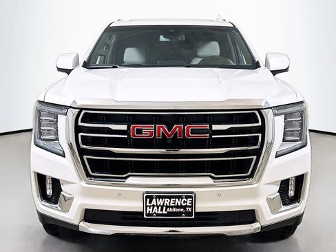 Used 2024 GMC Yukon XL SLT w/ SLT Luxury Package AWD/4WD image 2