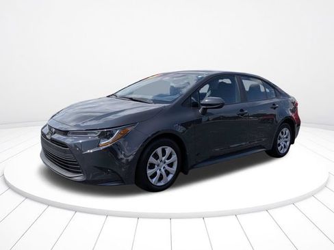 Used 2026 Toyota Corolla LE FWD image 7