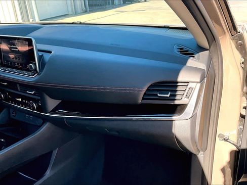 Used 2025 Nissan Rogue Rock Creek image 17