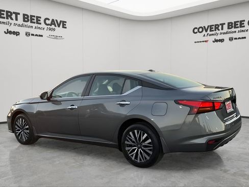 Used 2023 Nissan Altima 2.5 SV image 6