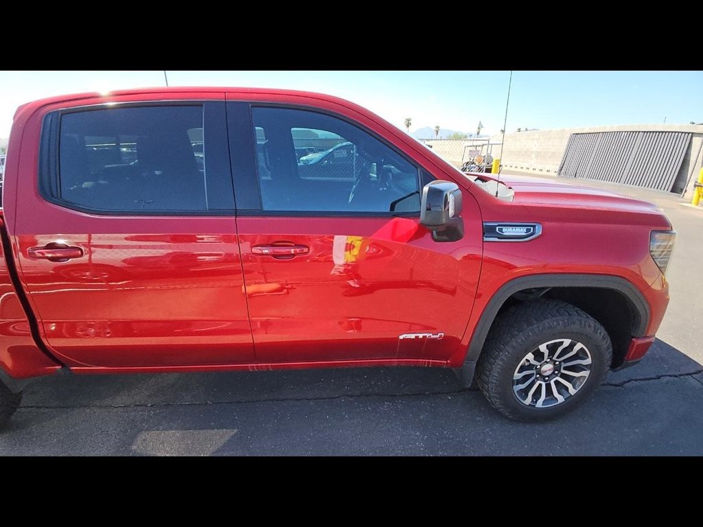 Used 2023 GMC Sierra 1500 AT4 w/ Technology Package AWD/4WD image 9