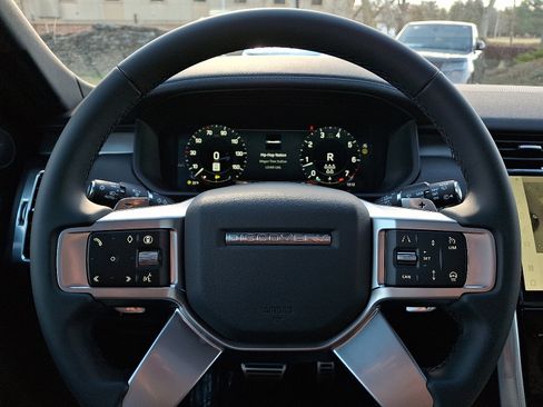 New 2026 Land Rover Discovery Limited Edition image 16