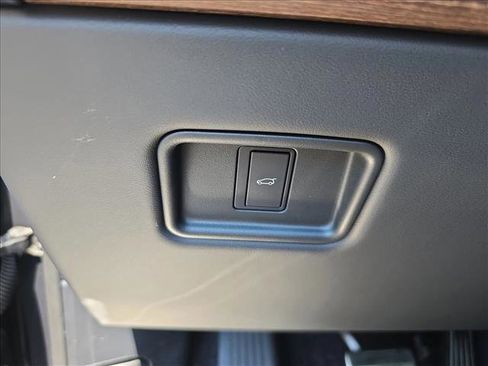 New 2025 Land Rover Range Rover Long Wheelbase SE image 26