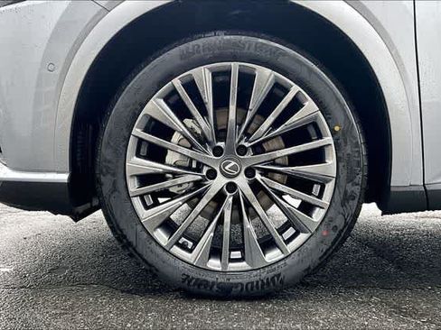 New 2026 Lexus RX 450h AWD image 12