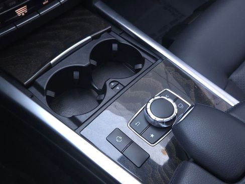 Used 2016 Mercedes-Benz E 350 Sedan w/ Premium Package image 21