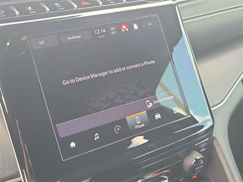 Used 2024 Jeep Grand Cherokee Laredo X image 18