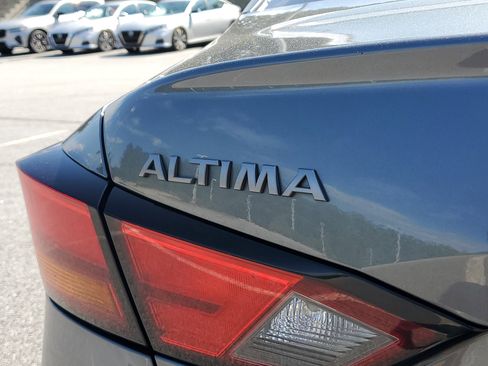 Used 2024 Nissan Altima 2.5 SV FWD image 8