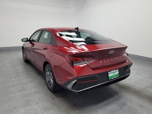 Used 2024 Hyundai Elantra SEL image 5