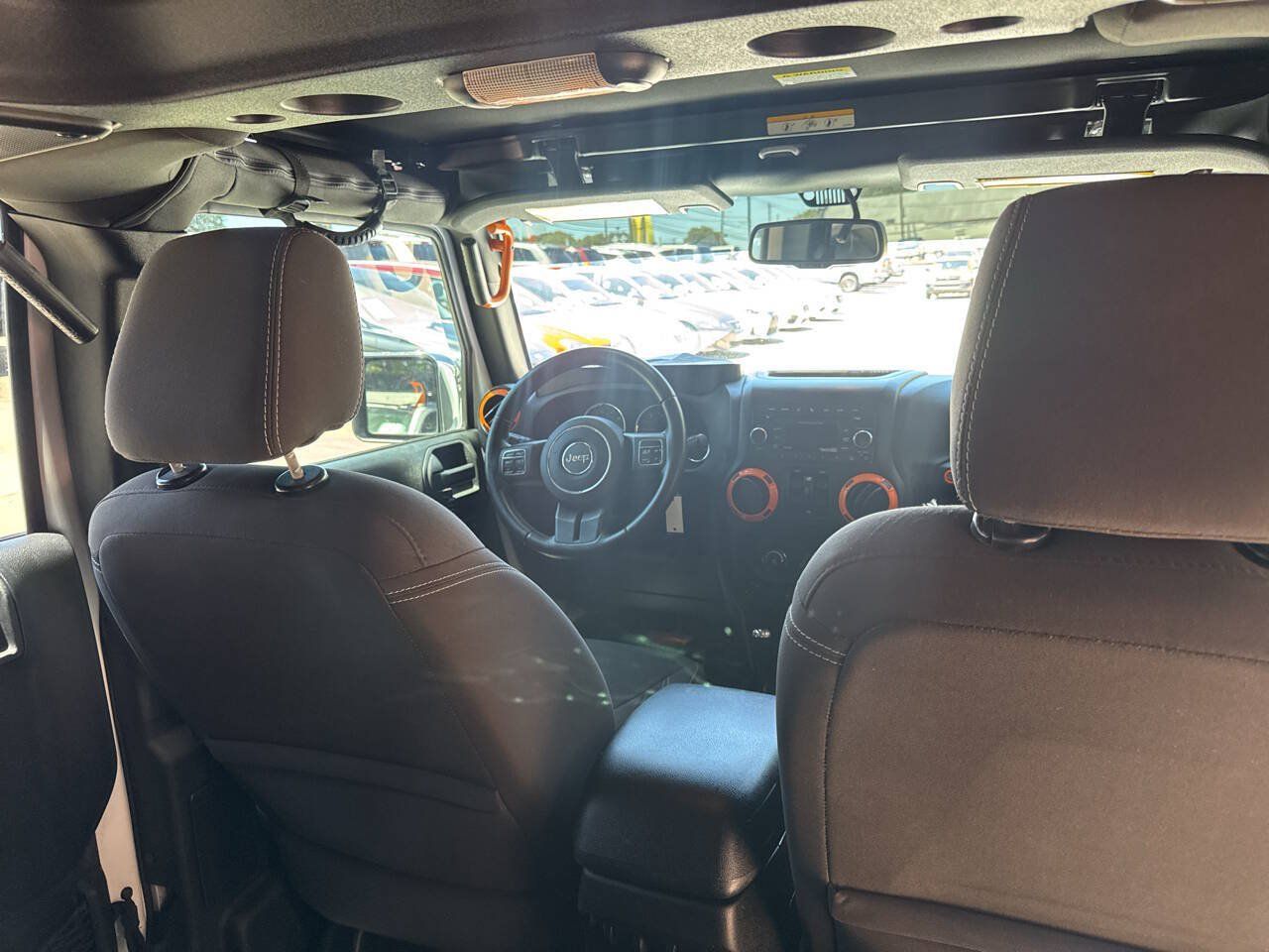 Used 2015 Jeep Wrangler Unlimited Sahara AWD/4WD image 17