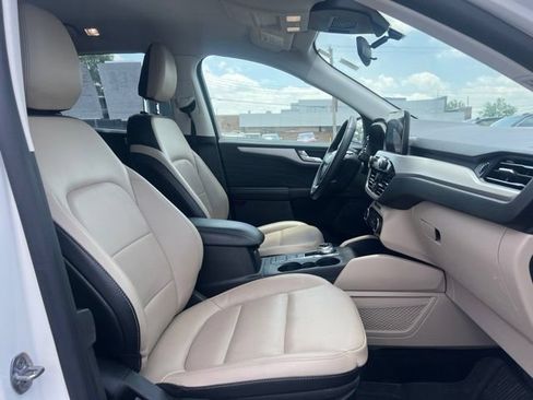 Used 2022 Ford Escape SEL w/ Class II Trailer Tow Package AWD/4WD image 13