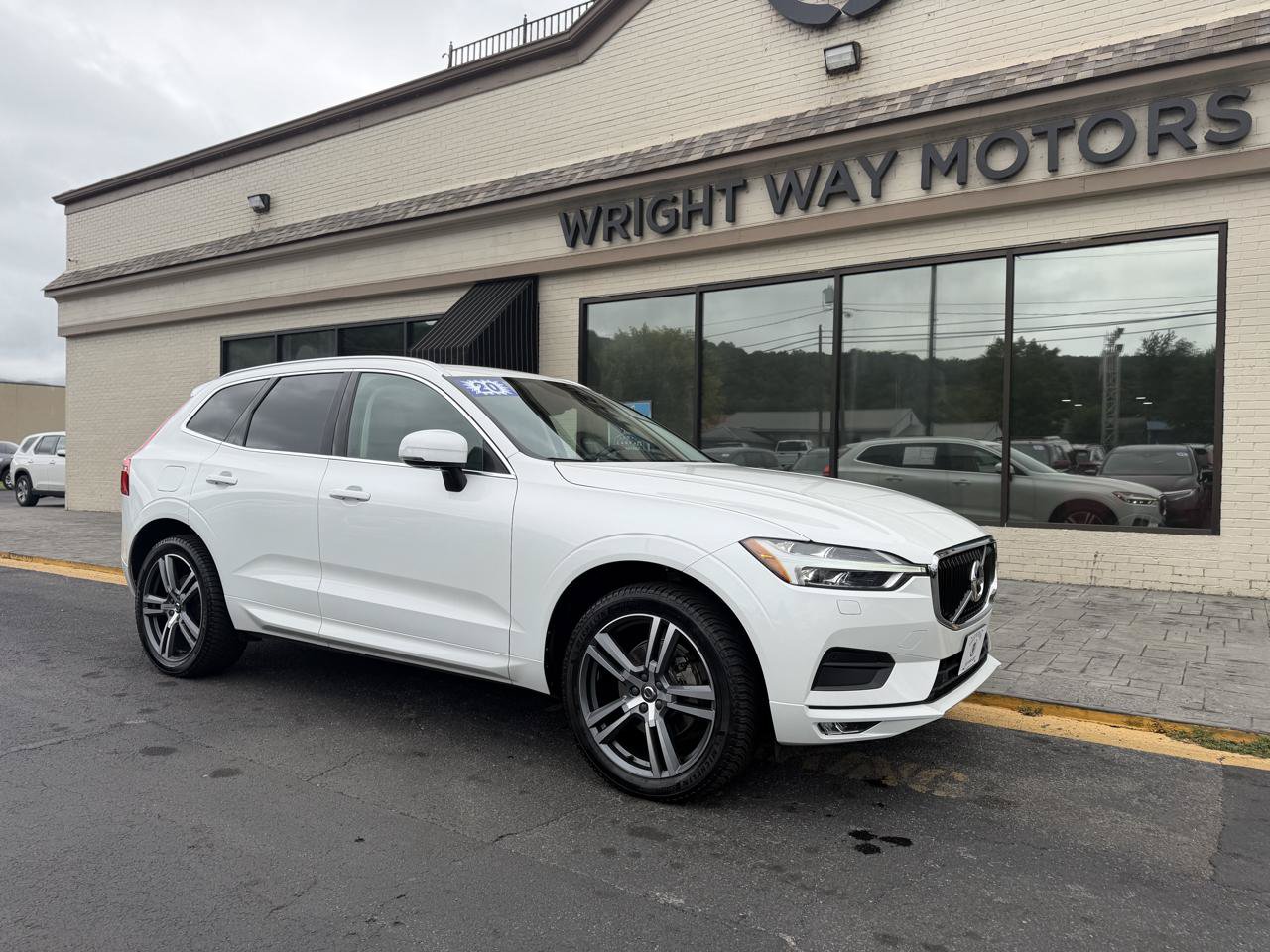 Used 2020 Volvo XC60 T5 Momentum w/ Protection Package Premier AWD/4WD image 1