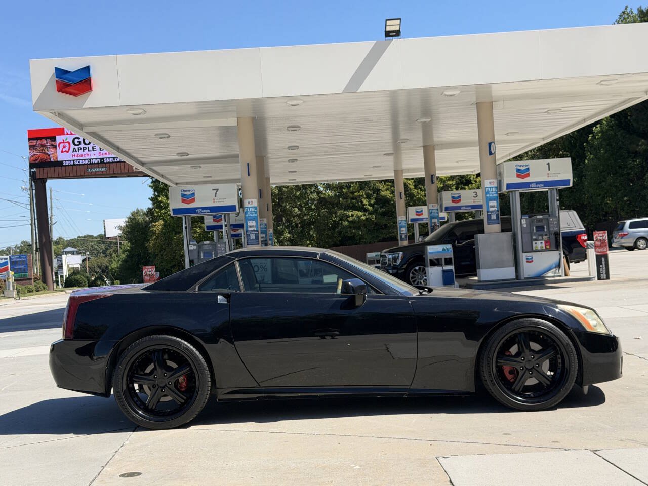 Used 2004 Cadillac XLR RWD image 26