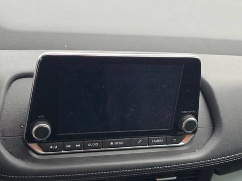 Certified 2024 Nissan Rogue SV FWD image 7