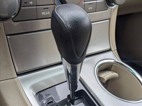 Used 2011 Toyota Highlander Base image 8