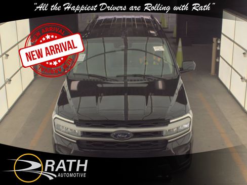 Used 2024 Ford Expedition XLT image 3