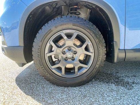 Certified 2025 Honda Pilot TrailSport image 11