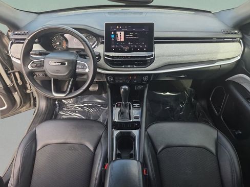 Certified 2024 Jeep Compass Latitude image 18