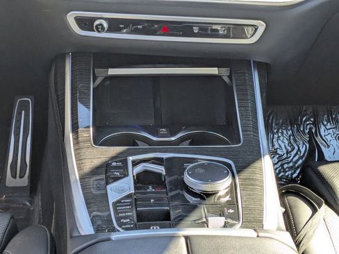 Used 2023 BMW X7 xDrive40i w/ M Sport Package image 6